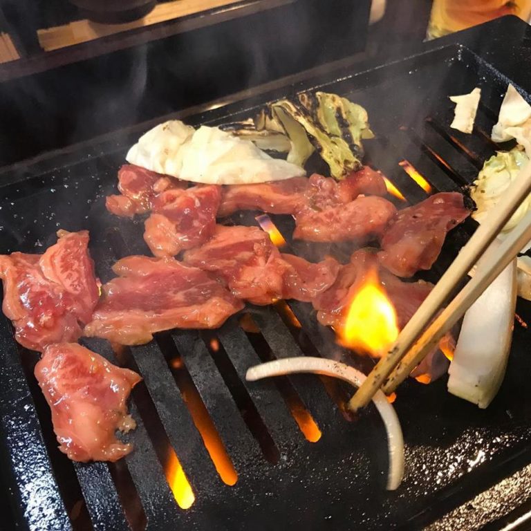 ホルモンたけちゃん（立ち飲み焼肉店/日向市上町5-1）