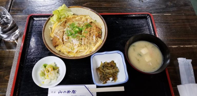 民宿 山の茶屋（宮崎県日向市原町２丁目７−３）