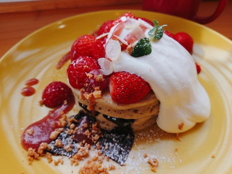 九州パンケーキカフェ 日向東郷店（宮崎県日向市東郷町山陰丙1056-2）